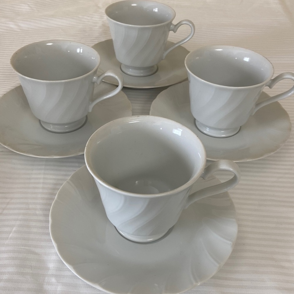 Yorkshire fine porcelain China tea cups with saucers swirl pattern